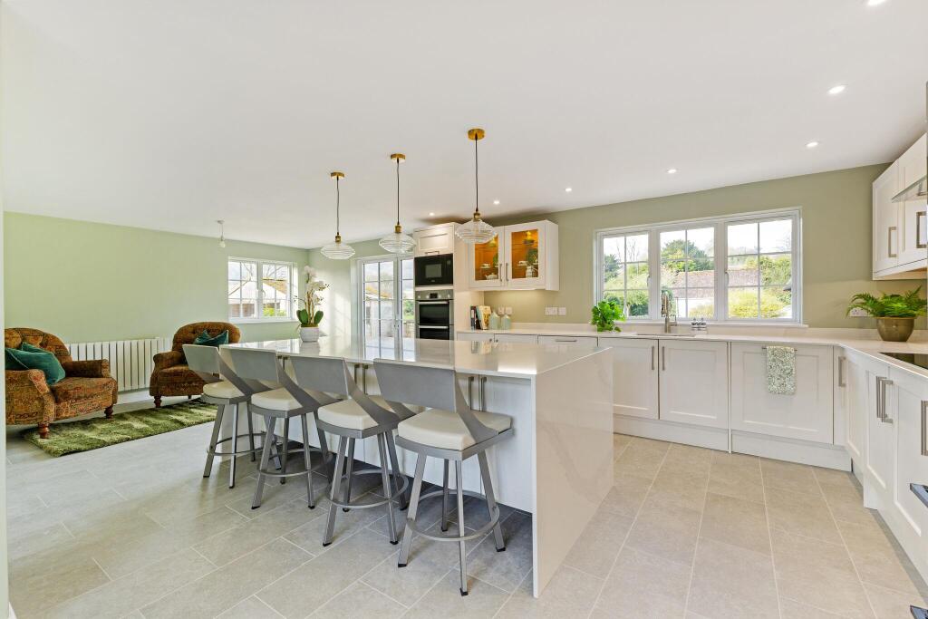 The Hill, Hurstbourne Tarrant, Andover, Hampshire, SP11 photo 2