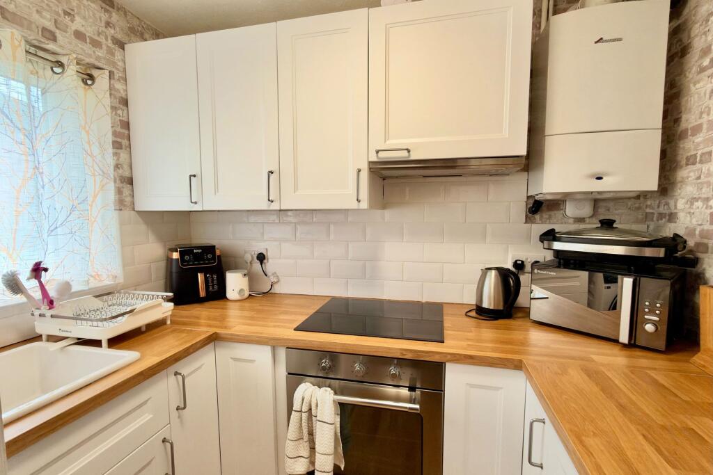 Delaford Close, Stockport, SK3 - View 2