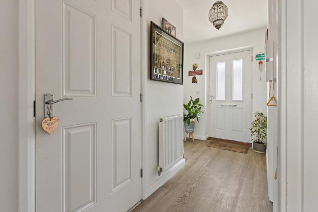House in Grimsby, Humberston - More
