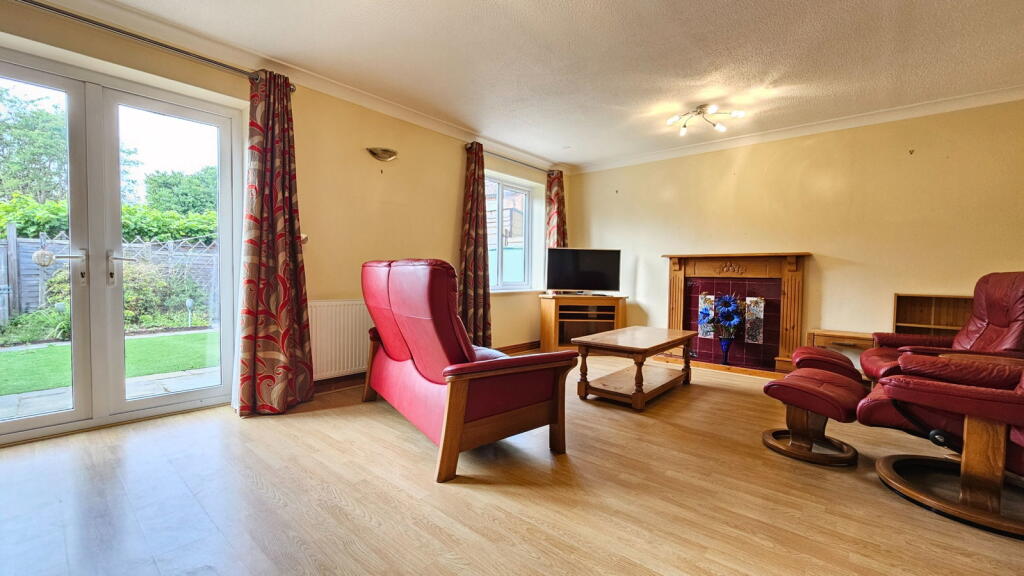 Walton Way, Newbury, RG14 2NZ - View 3