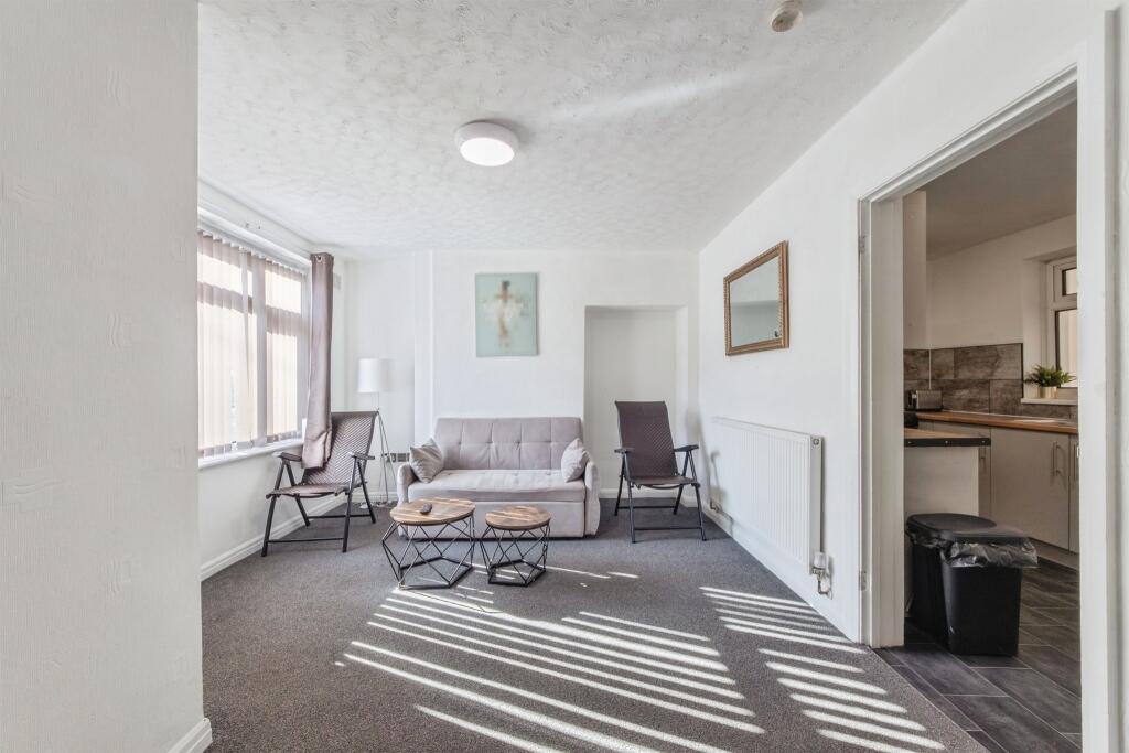 House in Birmingham, Hall Green - View 5