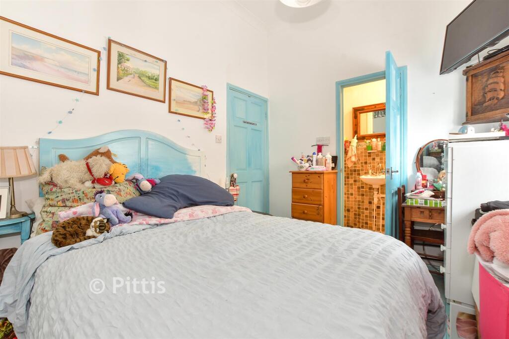 Apartment in East Cowes, Osborne - More