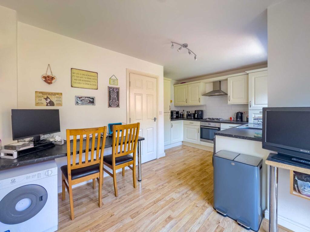 Prospect Court, Batley photo 4