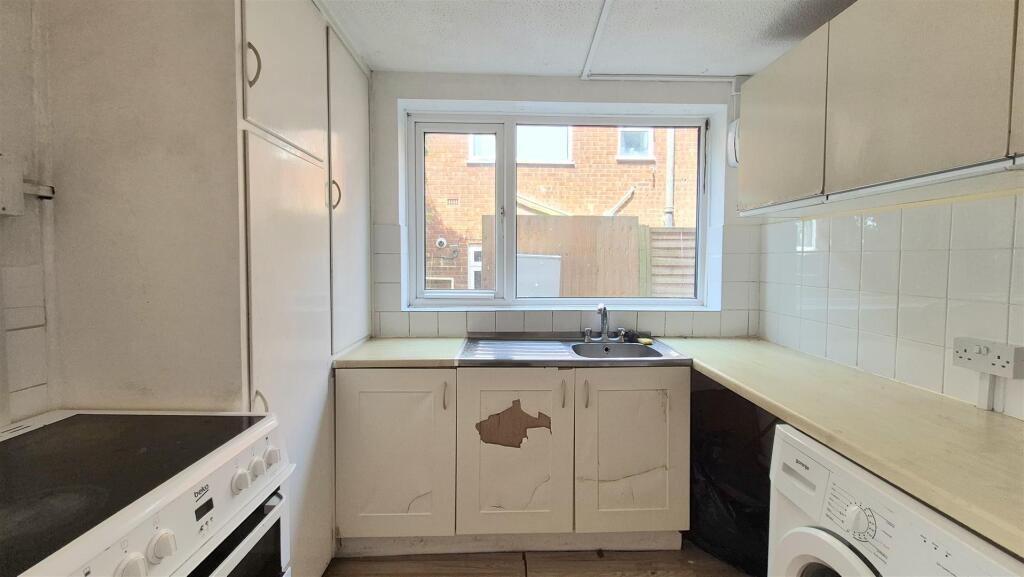 Apartment in Luton, Hart Hill - More