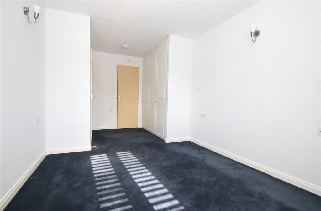Apartment in Verwood, Dorset - View 5