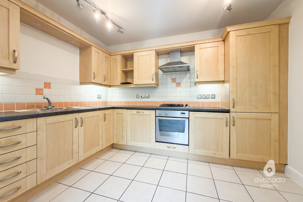 Apartment in Binfield, Bracknell Forest - View 6