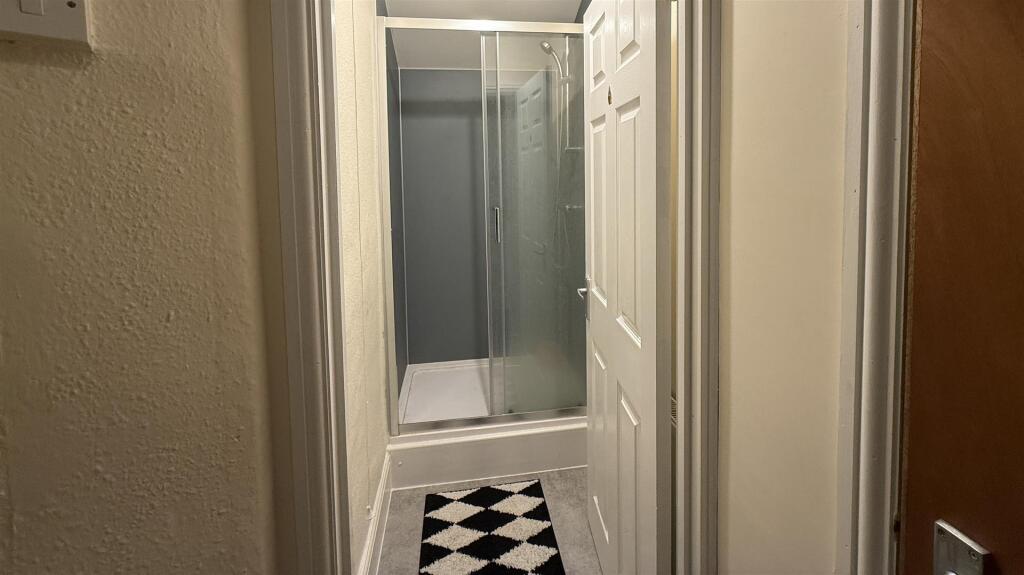 5 bedroom terraced house for rent