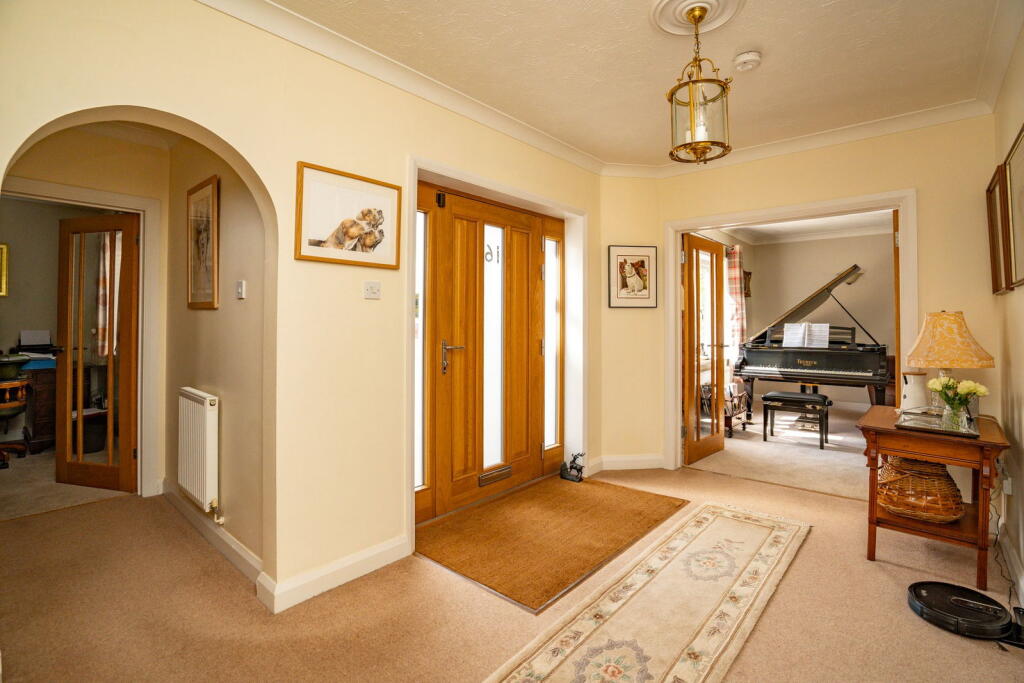 House in Worcester - View 4
