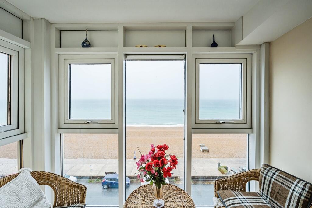 1-bed flat on Esplanade, Seaford, £185,000
