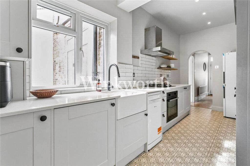 House in London - View 3