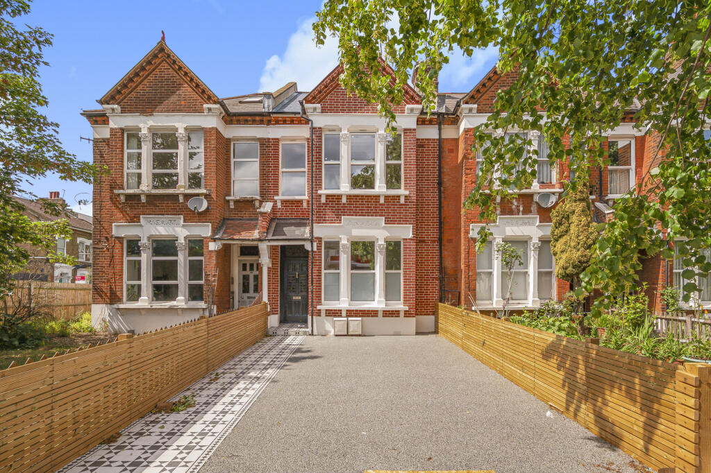 3-bed flat on East Dulwich Road, East Dulwich, London, SE22, £925,000