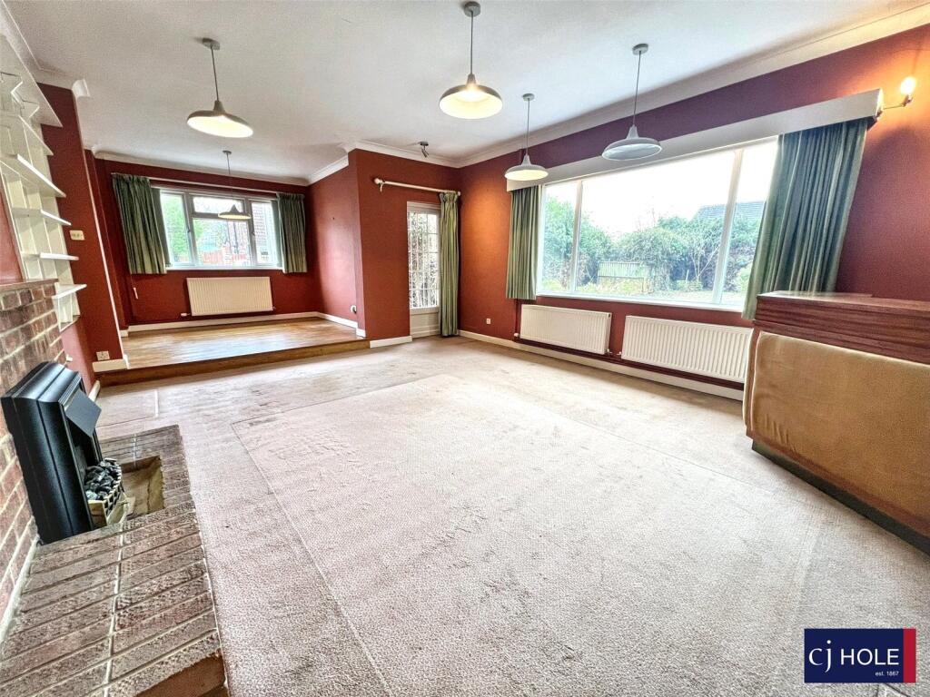 House in Tewkesbury, Hucclecote - More