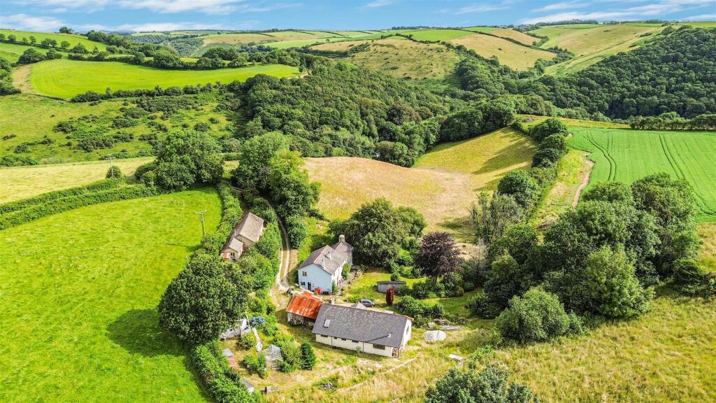 Main image of property: House, Cottage and Barn - 1.49ac in all - Pelynt, Looe