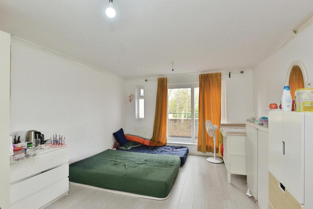 House in Milton Keynes, Campbell Park - View 3