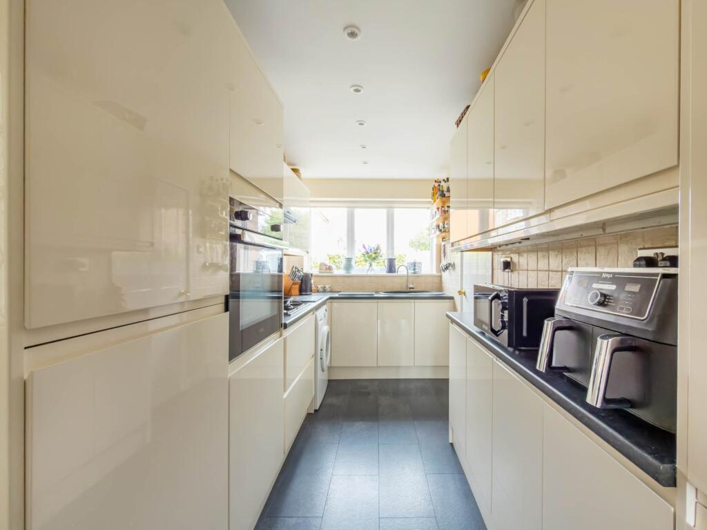 House in Wakefield - View 2