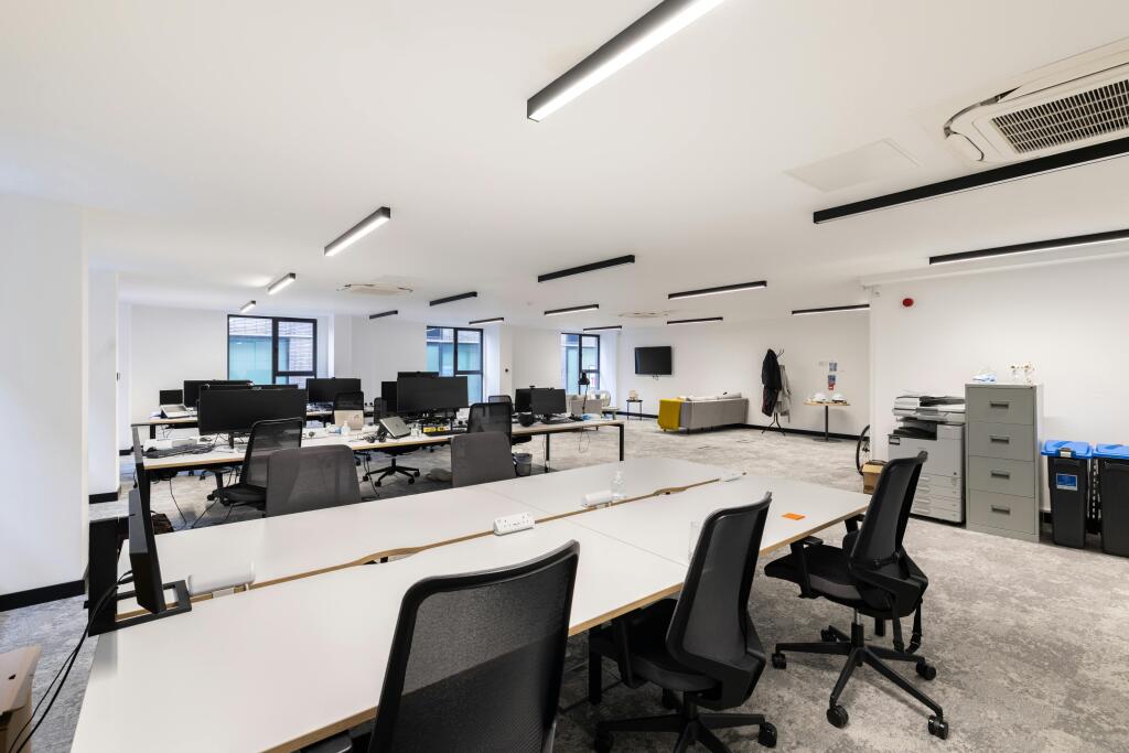 HighRes-176-179 Shoreditch High St-6.jpg