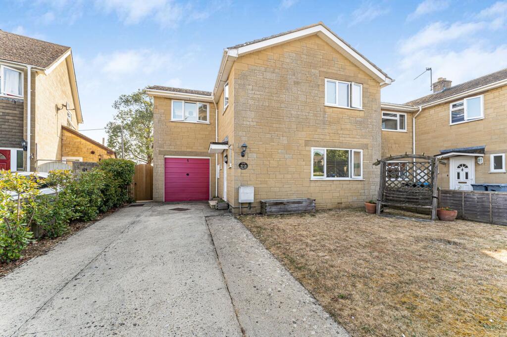 Main image of property: The Pieces, Bampton, OX18
