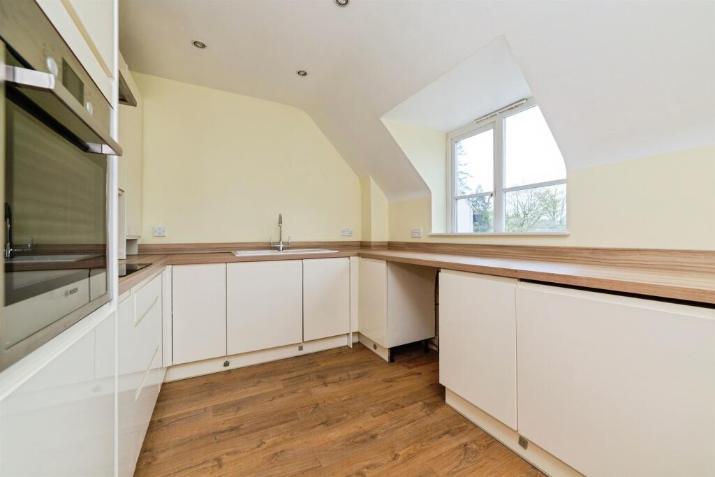 Additional image 3 of Canonsfield Road, Welwyn