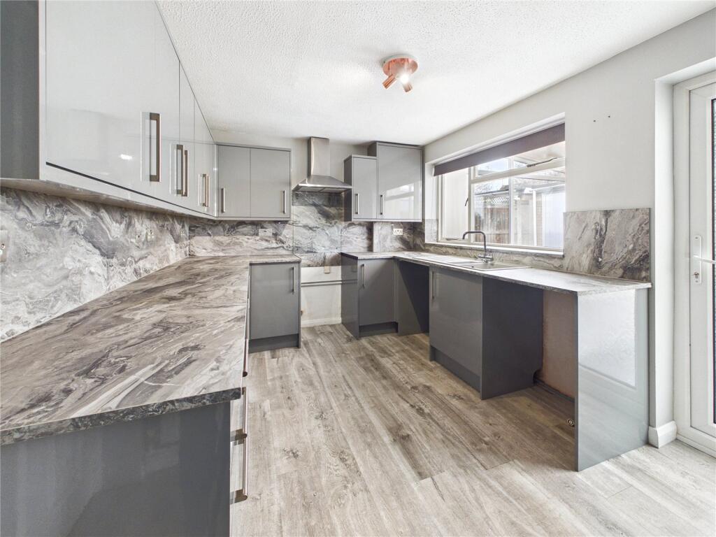 Juvina Close, Witham, Essex, CM8 photo 4