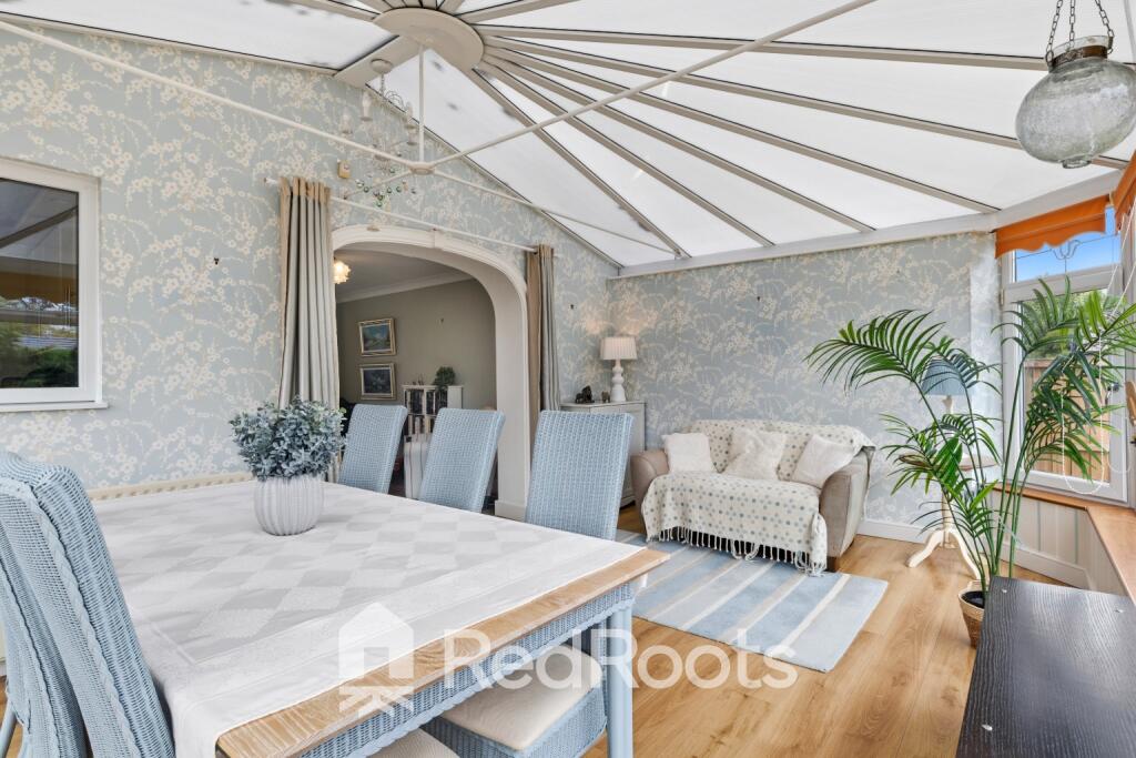 House in Wakefield, Sitlington - View 5
