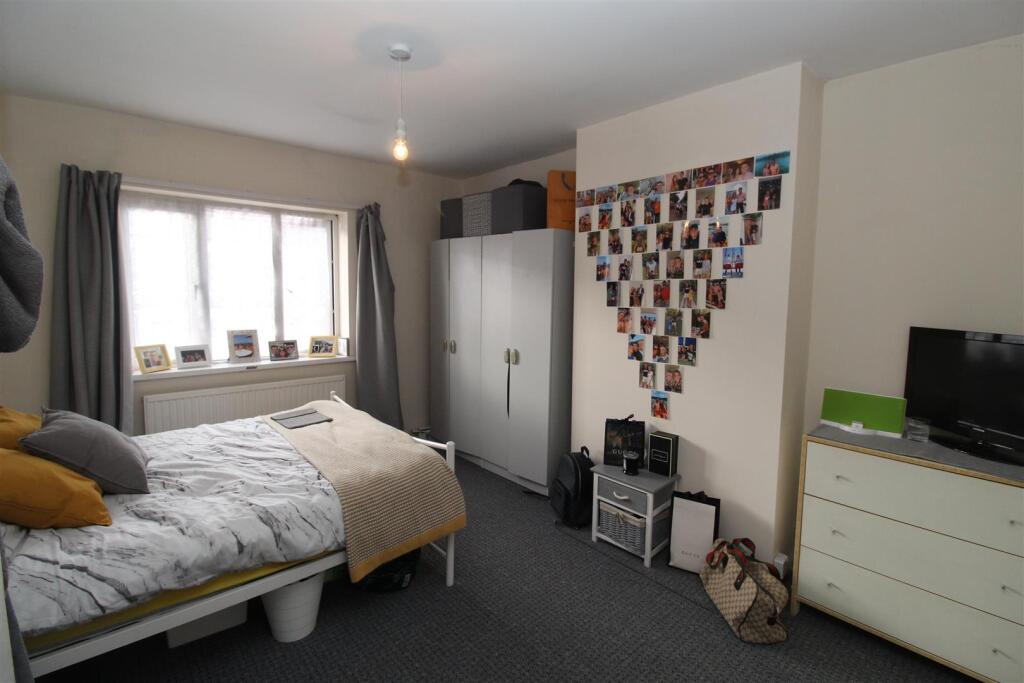 Brook Street, City Centre, Cardiff, CF11 6LG - More