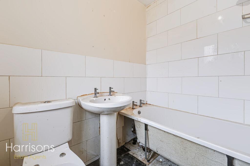 House in Bolton, Hunger Hill, Fernhill Gate - More