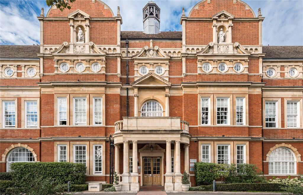 Main image of property: Drapers Court, 59 Lurline Gardens, London, SW11