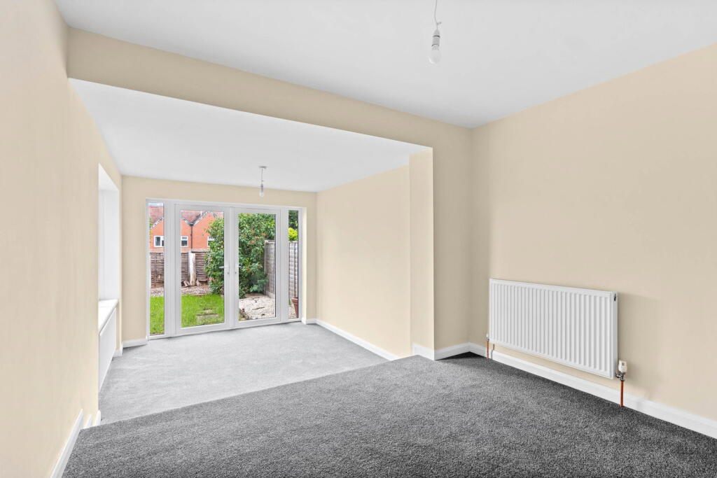74 Blackfriars Avenue, Droitwich, Worcestershire. WR9 8RH - View 5