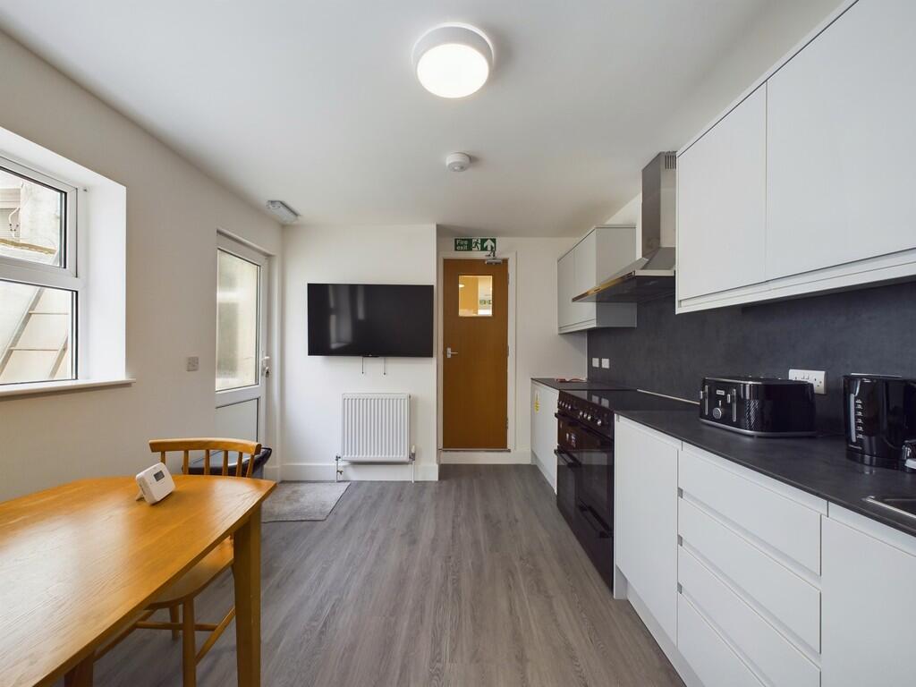 Apartment in Worthing, Broadwater - View 6