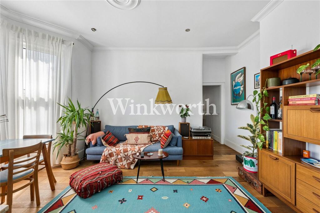 Apartment in London - More