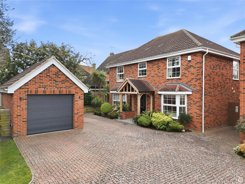 Main image of property: Hullbridge Road, South Woodham Ferrers, Chelmsford, Essex, CM3