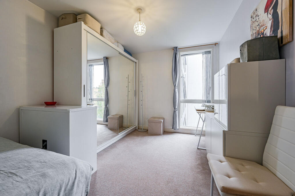 Apartment in London - More