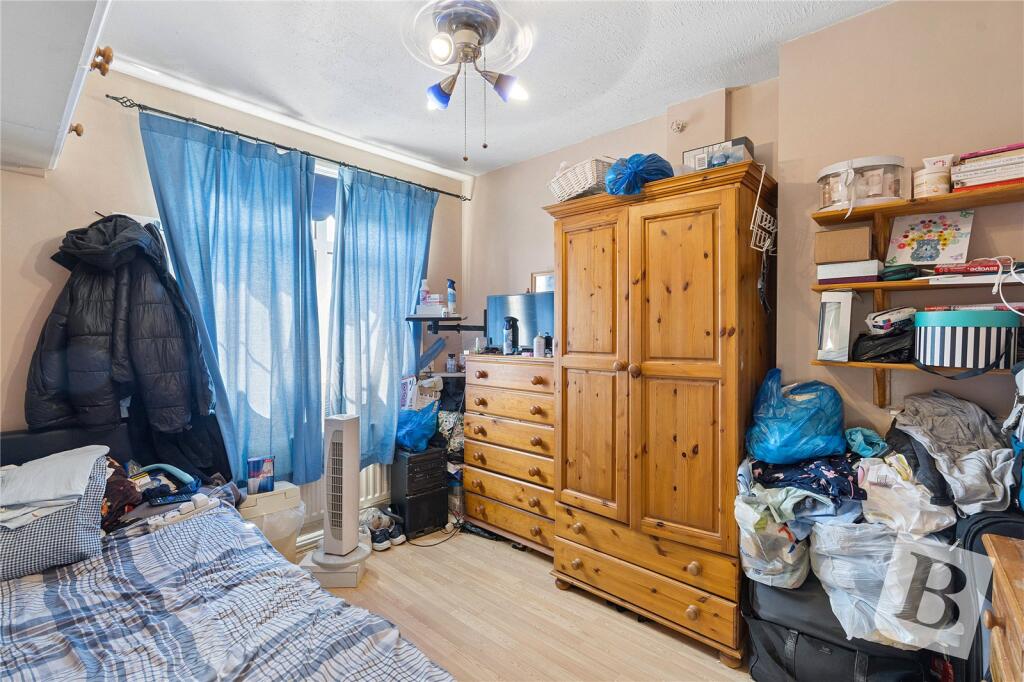 House in Romford - More