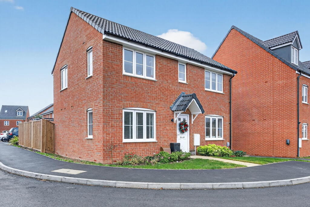 Main image of property: Collingswood Close, Market Harborough, LE16 9XF