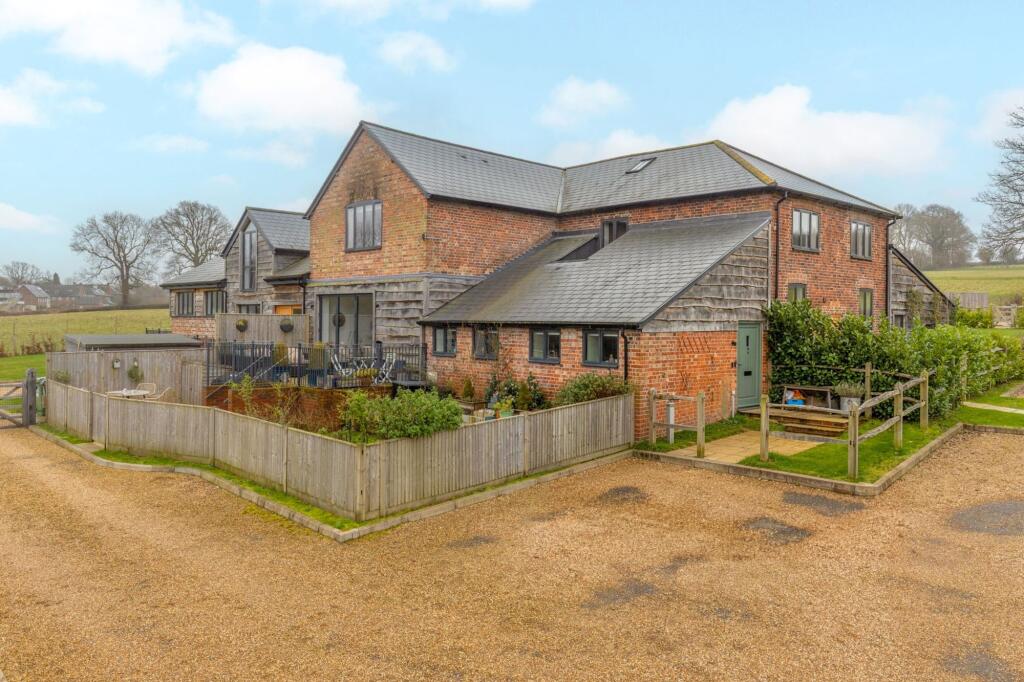 Main image of property: Bells Yew Green, Tunbridge Wells, TN3