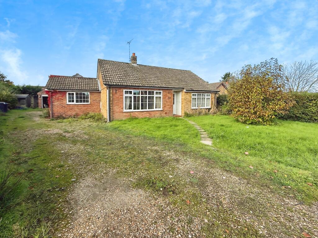 3-bed house on High Street, Skellingthorpe, LN6, £280,000