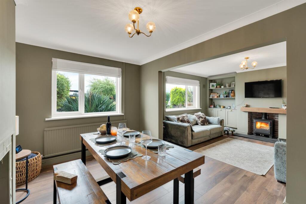 House in Newport - More