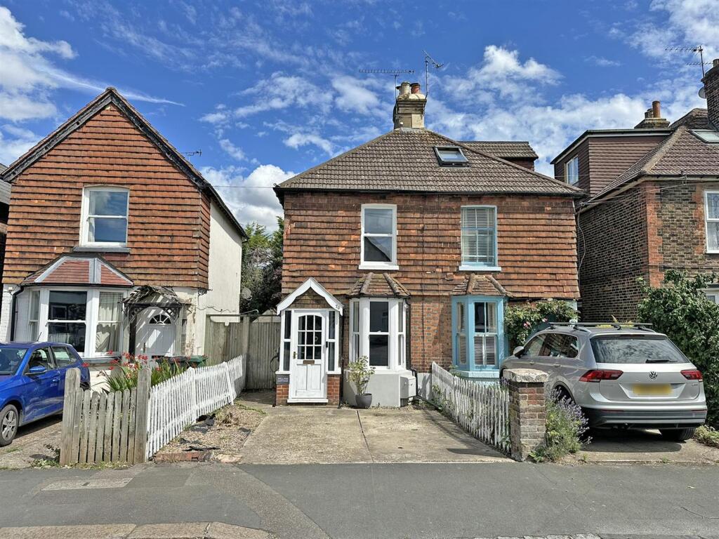 Main image of property: Earlswood Road, Redhill