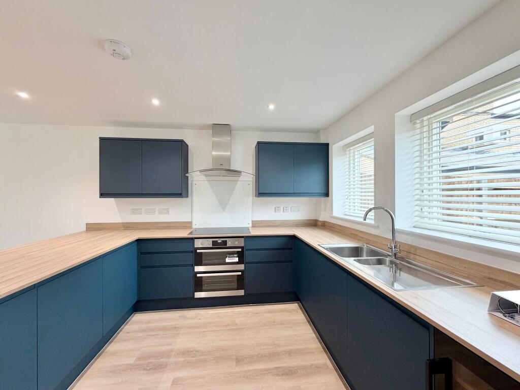 House in Olney - View 4