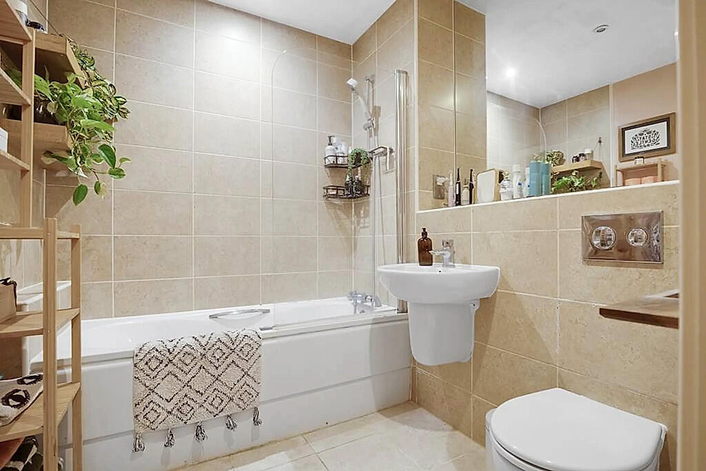 Apartment in London - More