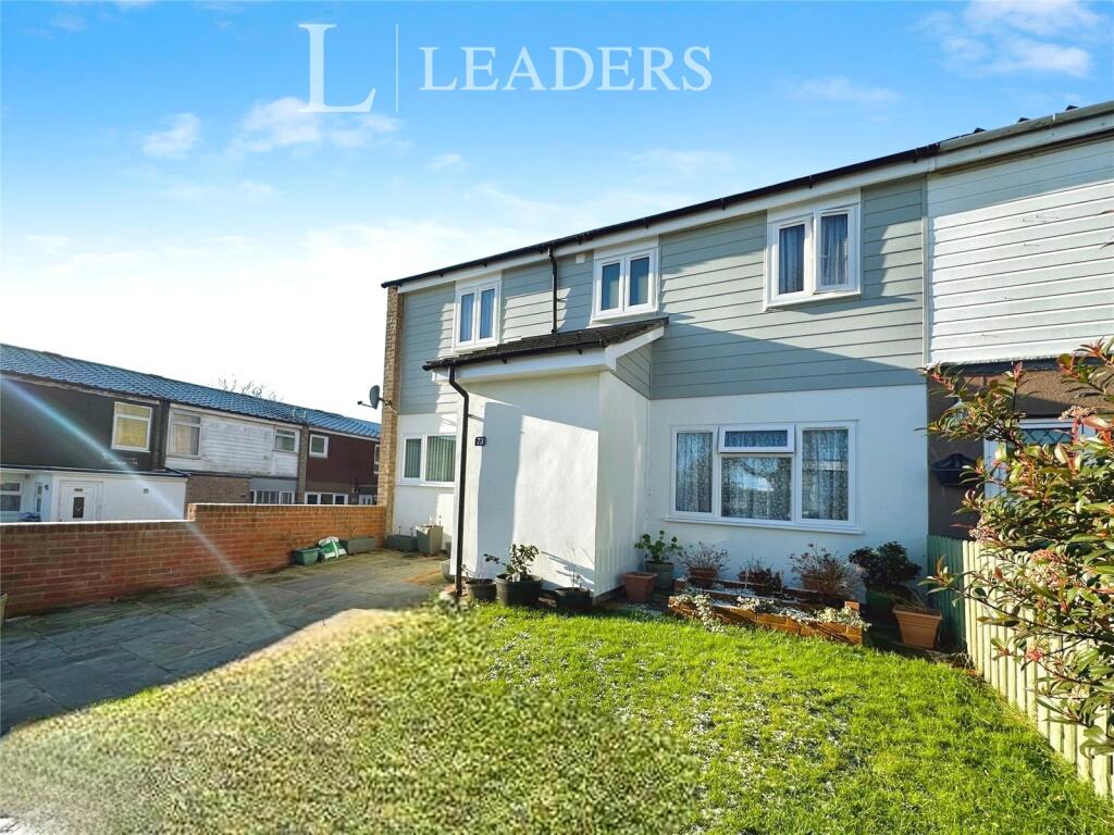 Main image of property: Curlew Gardens, Waterlooville, Hampshire