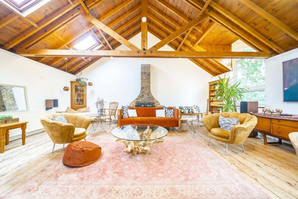 House in London - View 2