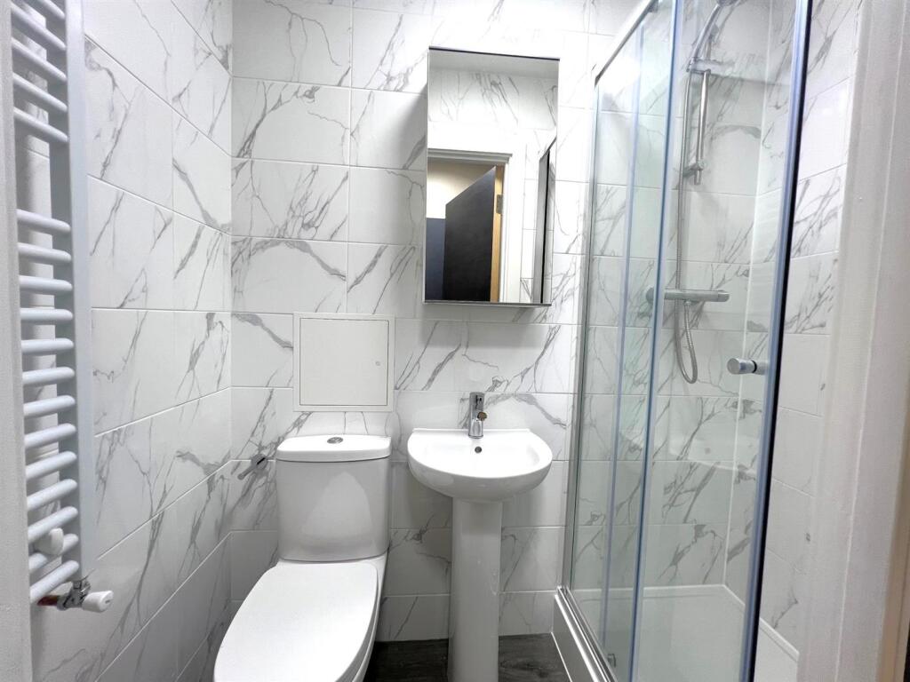 1 bedroom house share for rent