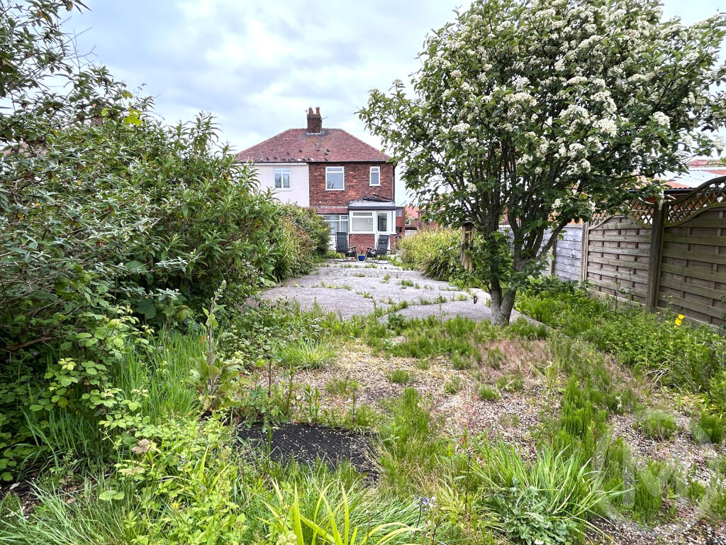 Davenport Avenue, Bispham photo 2
