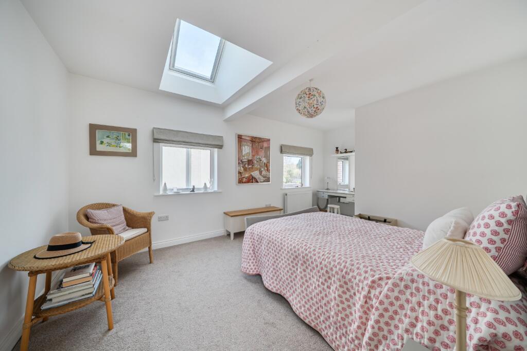 Additional image 15 of Immaculate home - Central Wells