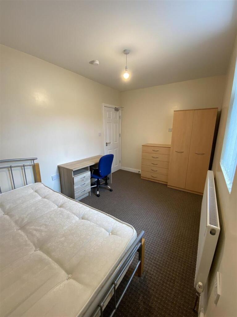 6 bedroom house for rent