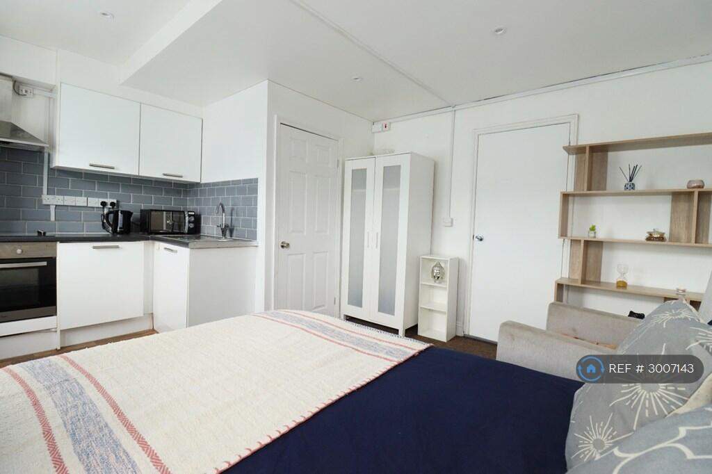 Apartment in London - More