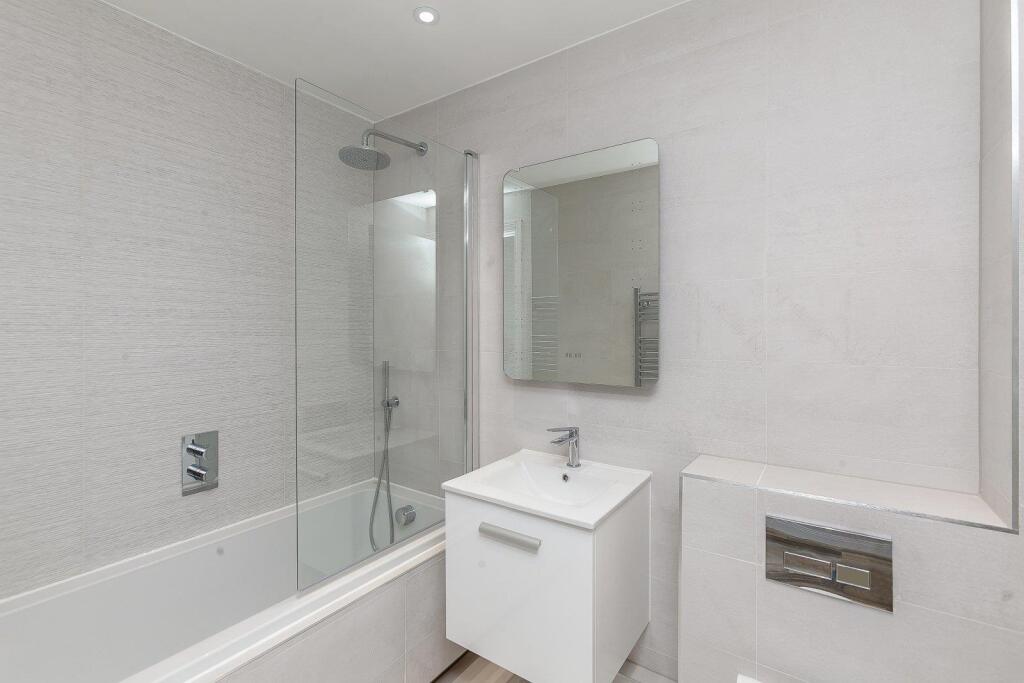 Apartment in Latimer, Little Chalfont - View 4