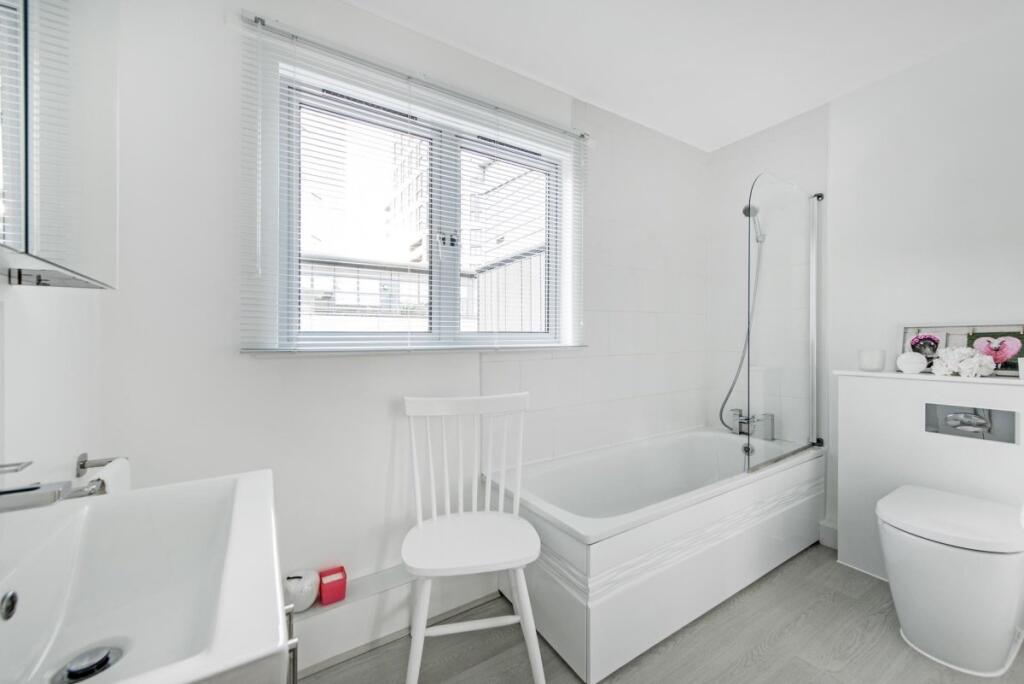 Apartment in London, London Borough of Hackney - View 6