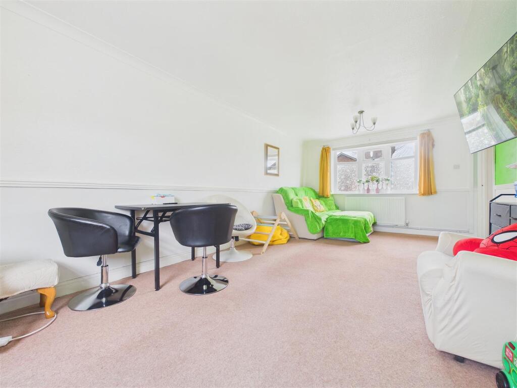 Harney Court, Rugeley photo 4